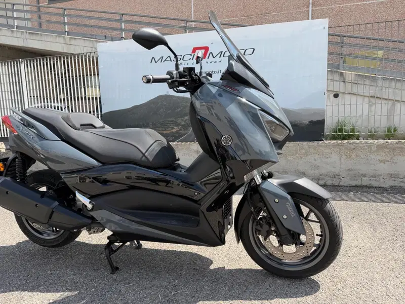 Yamaha X-Max 300 Tech Max (2021 - 24) (2)