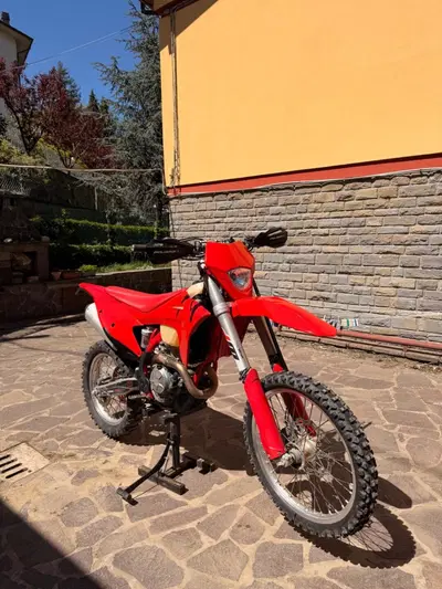 GASGAS EC 250 F (2023) usata