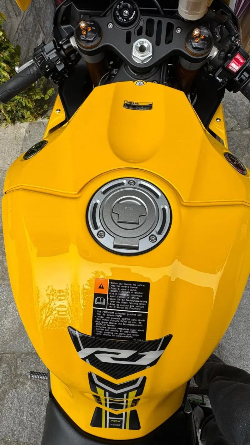 Yamaha YZF R1 60th Anniversary (2015 - 16) (4)