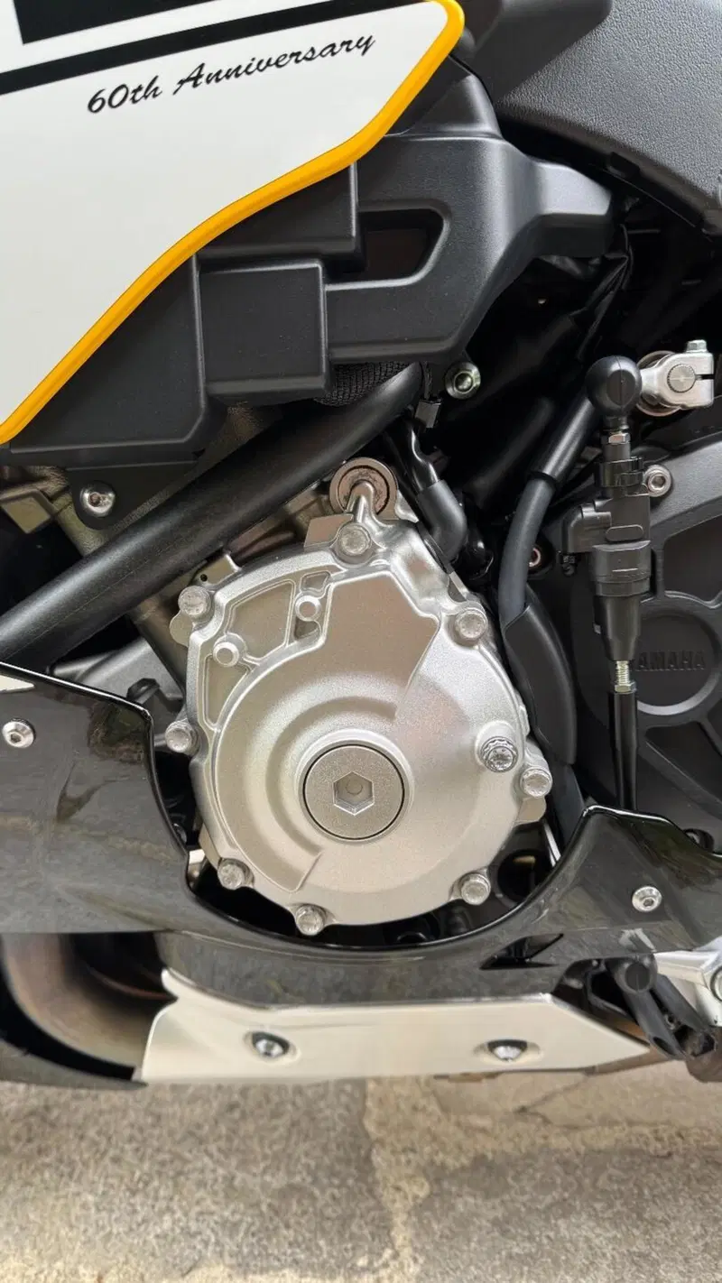 Yamaha YZF R1 60th Anniversary (2015 - 16) (7)