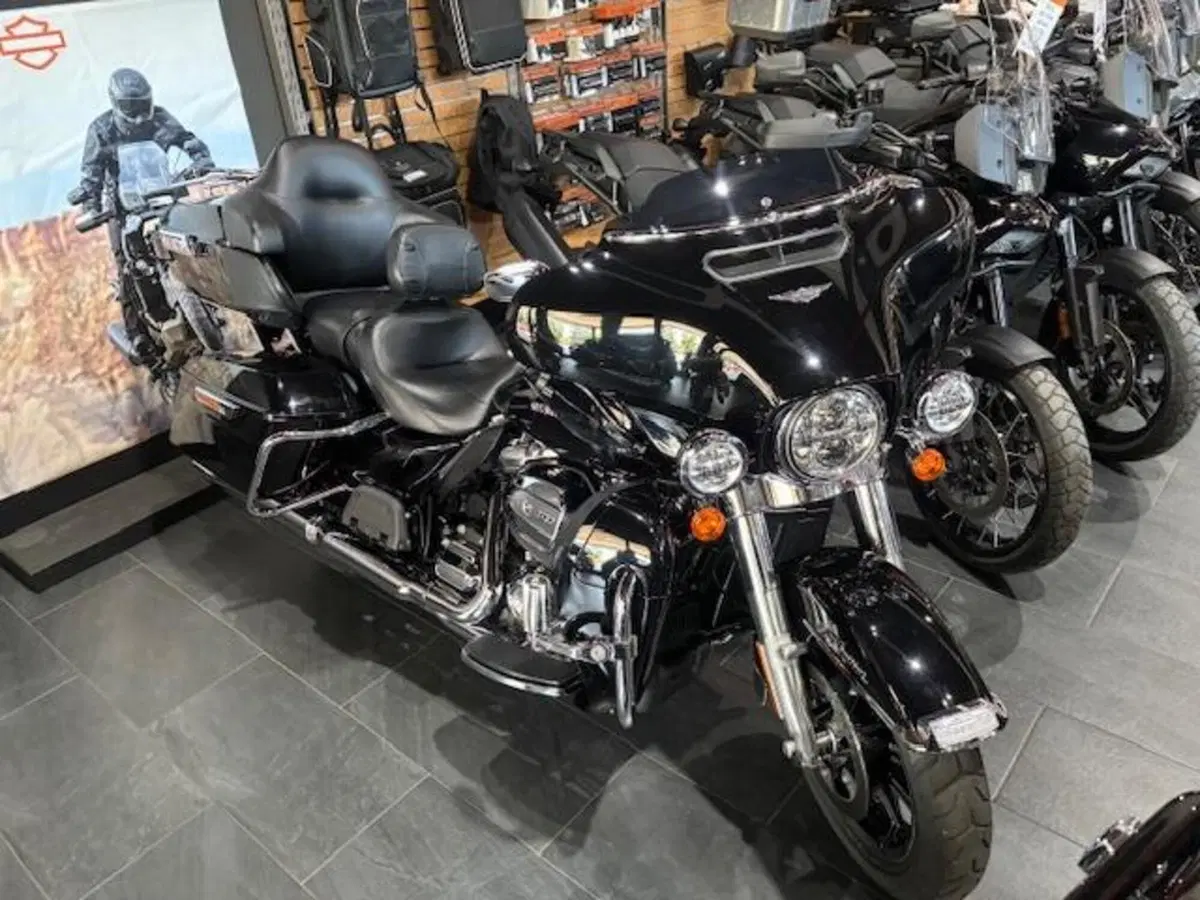 Harley-Davidson 107 Electra Glide Ultra Limited (2017 - 18) - FLHTK (6)