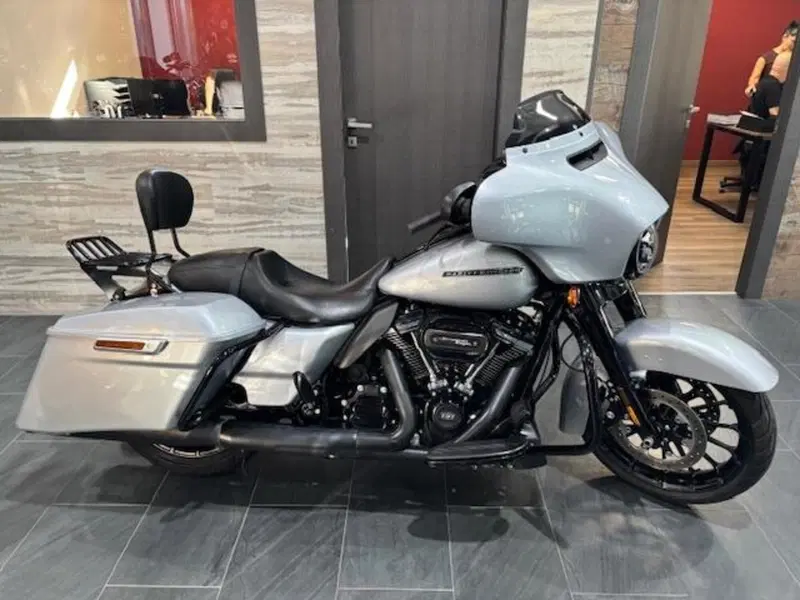 Harley-Davidson 114 Street Glide Special (2019 - 20) - FLHXS (2)