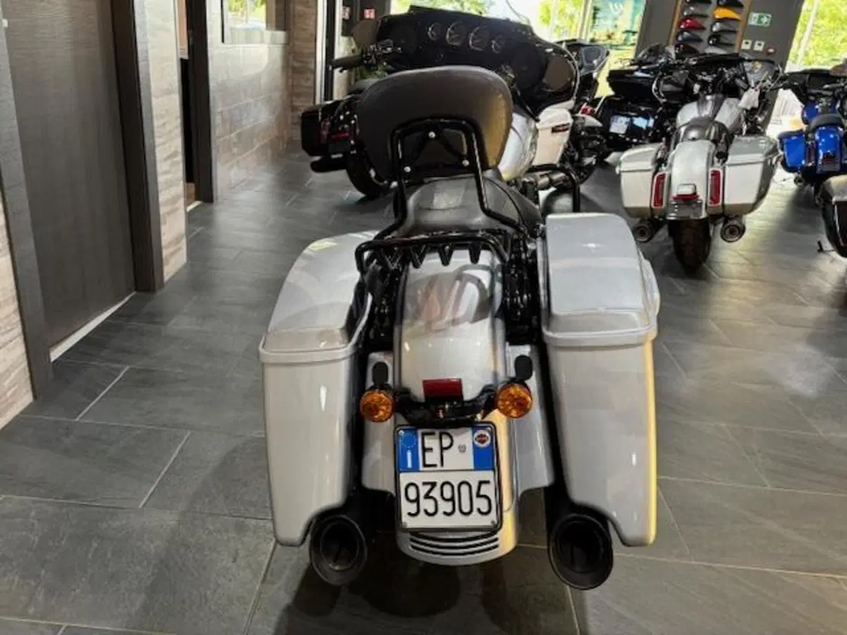 Harley-Davidson 114 Street Glide Special (2019 - 20) - FLHXS (4)