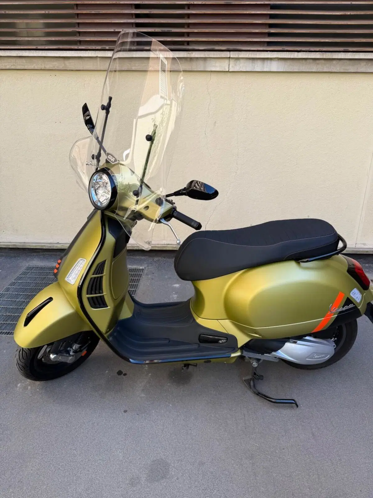 Vespa GTS 300 Super Sport (2023 - 24) (2)