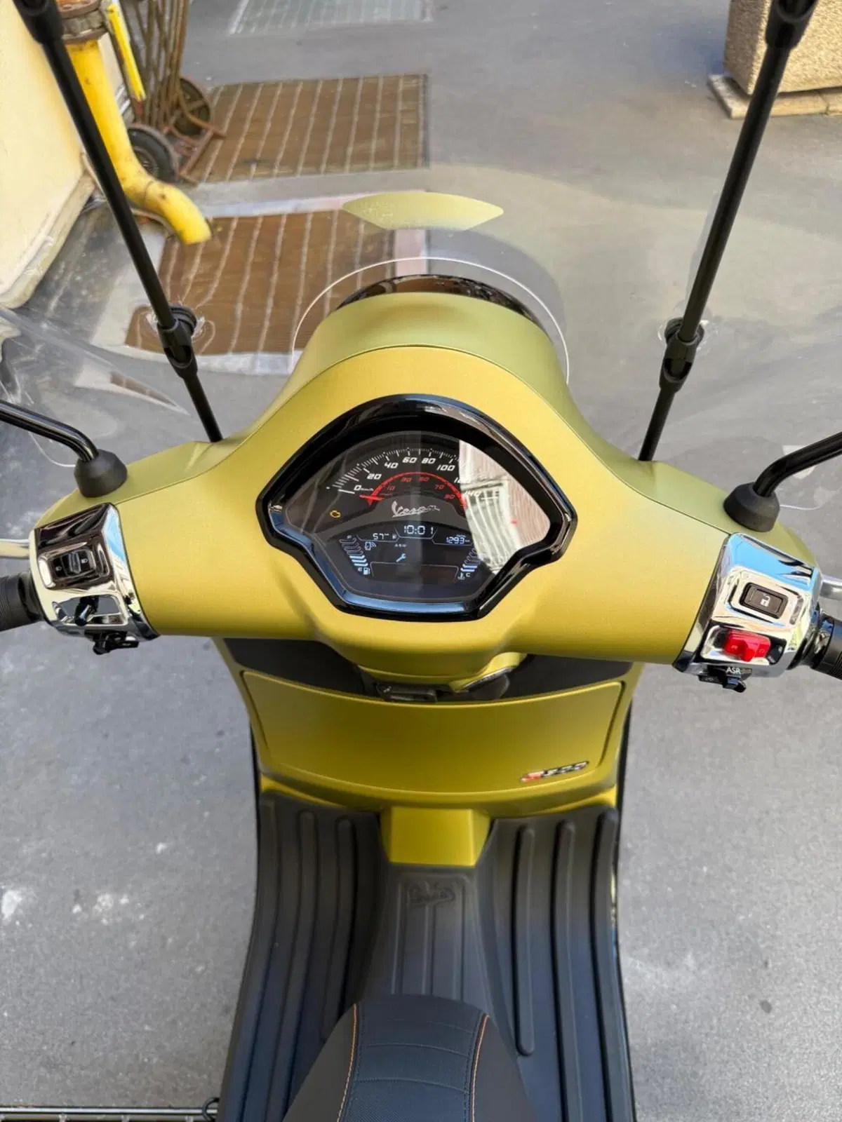 Vespa GTS 300 Super Sport (2023 - 24) (8)