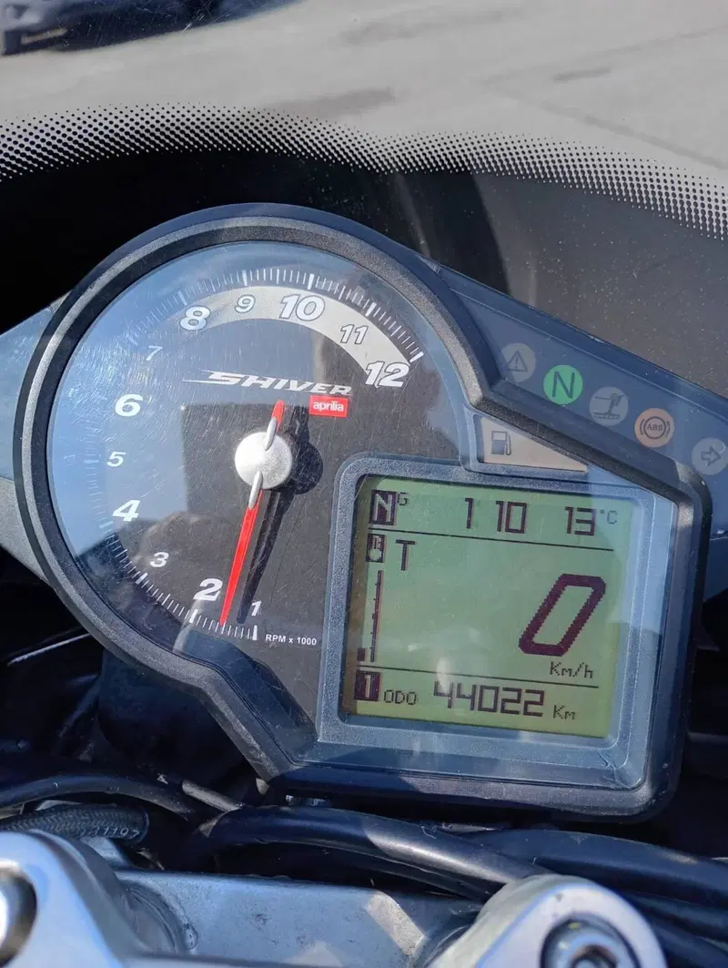 Aprilia Shiver 750 (2010 - 16) (5)