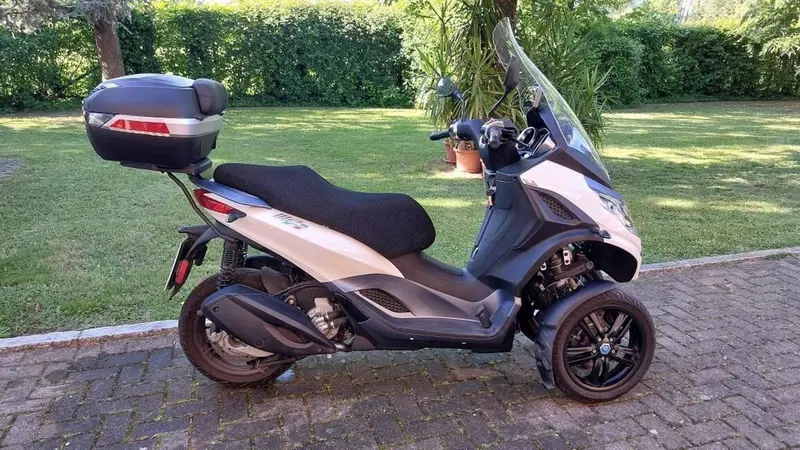 Piaggio MP3 300 ABS Hpe (2021 - 24) (3)