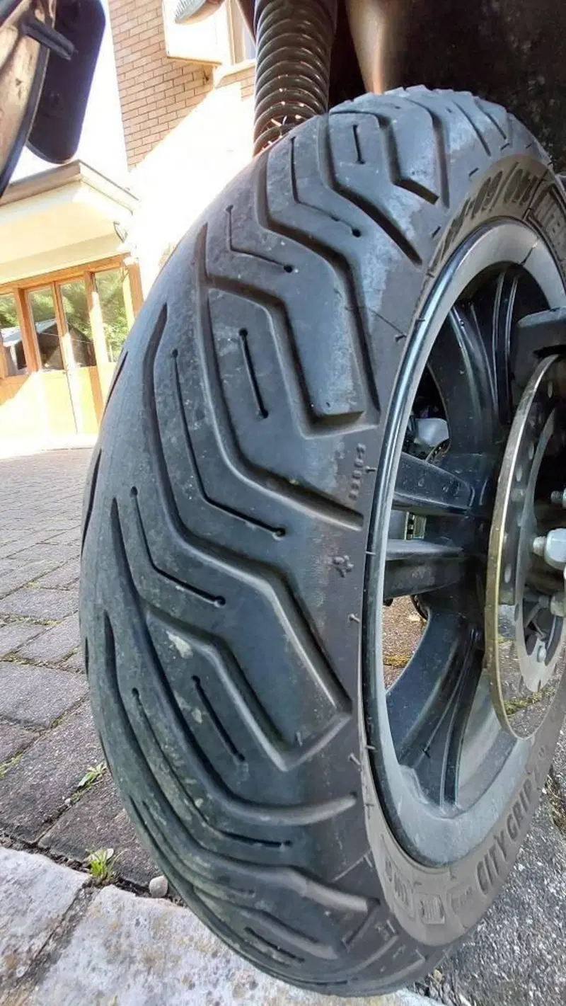 Piaggio MP3 300 ABS Hpe (2021 - 24) (10)