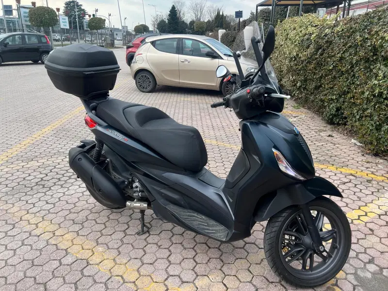 Piaggio Beverly 300 Hpe (2021)