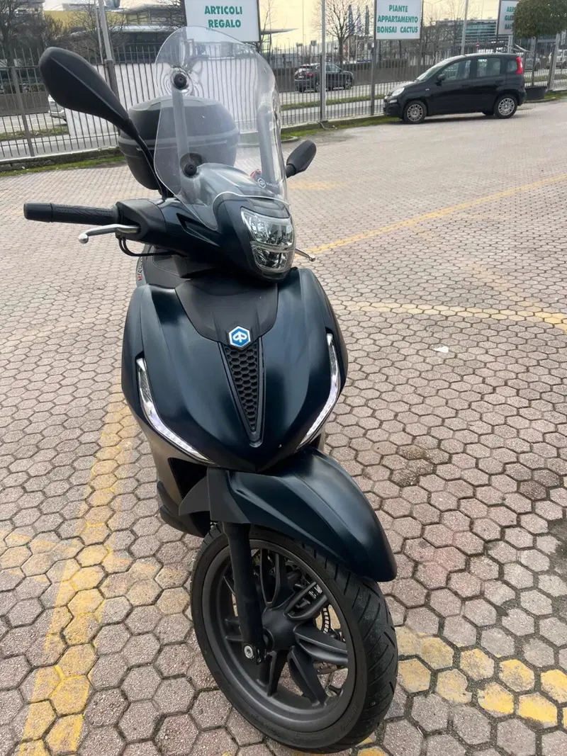 Piaggio Beverly 300 Hpe (2021) (3)