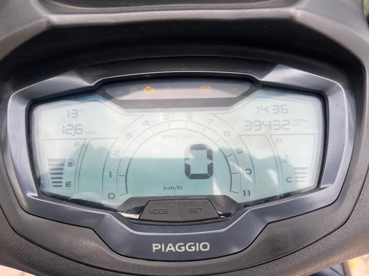 Piaggio Beverly 300 Hpe (2021) (4)