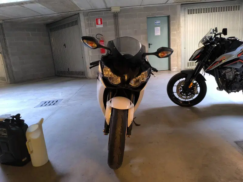 Honda CBR 1000 RR Fireblade (2008 - 11) (3)