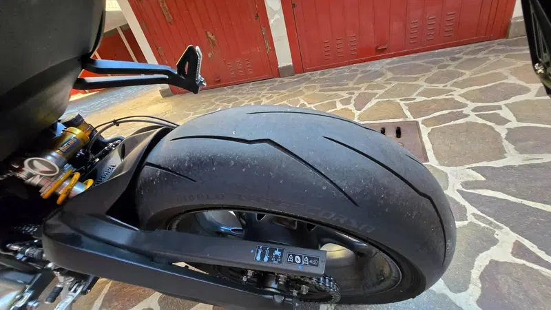 Triumph Street Triple 765 RS (2023 - 26) (6)