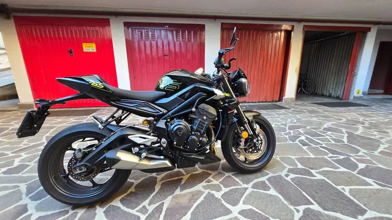 Triumph Street Triple 765 RS (2023 - 26) (3)