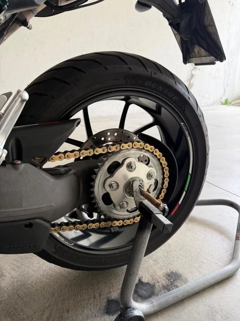 Ducati Hypermotard 1100 EVO (2010 - 12) (3)