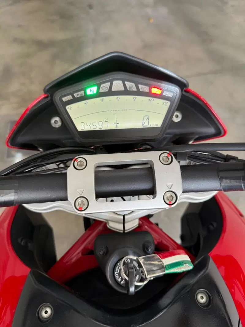 Ducati Hypermotard 1100 EVO (2010 - 12) (4)