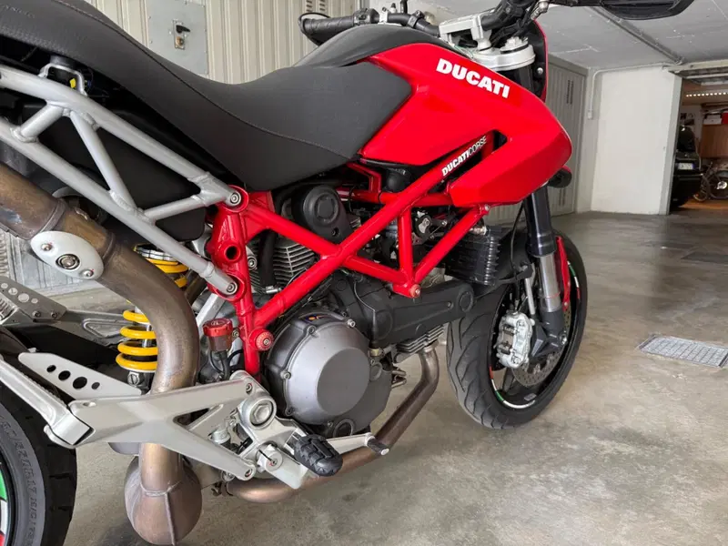 Ducati Hypermotard 1100 EVO (2010 - 12) (6)
