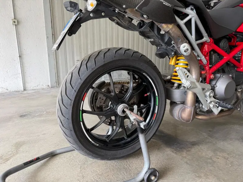 Ducati Hypermotard 1100 EVO (2010 - 12) (10)