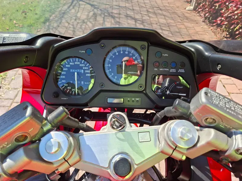 Honda Vfr 750 f (12)
