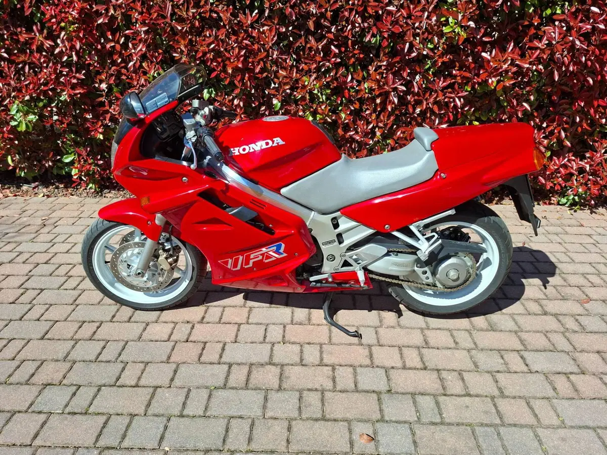 Honda Vfr 750 f (14)