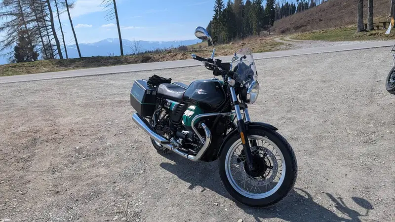 Moto Guzzi V7 III Special (2017 - 20) (2)
