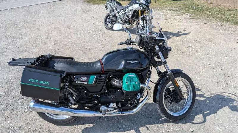 Moto Guzzi V7 III Special (2017 - 20) (4)
