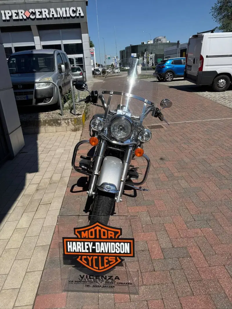 Harley-Davidson 1450 Road King Classic (2003 - 05) - FLHRCI (4)