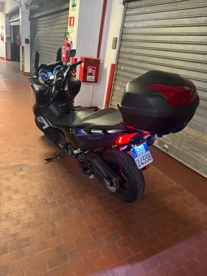 Yamaha T-Max 530 DX (2017 - 19) (2)