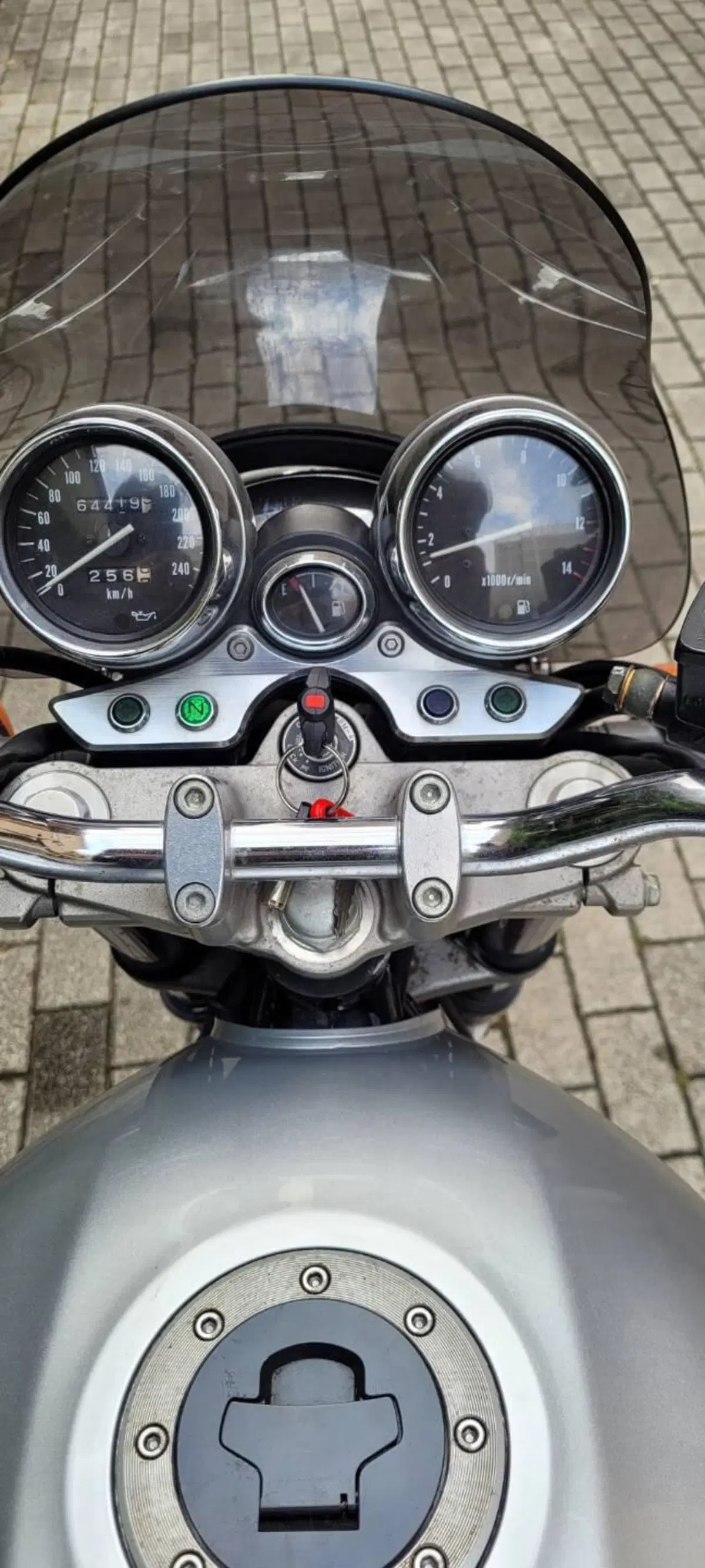 Suzuki GSX 750 (1998 - 03) (3)