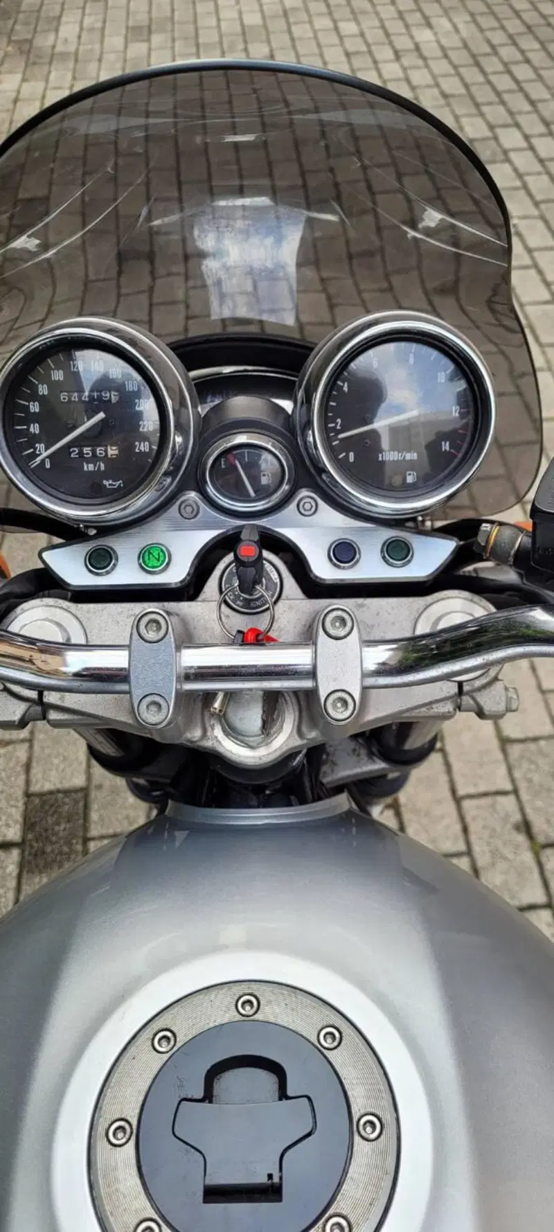 Suzuki GSX 750 (1998 - 03) (3)
