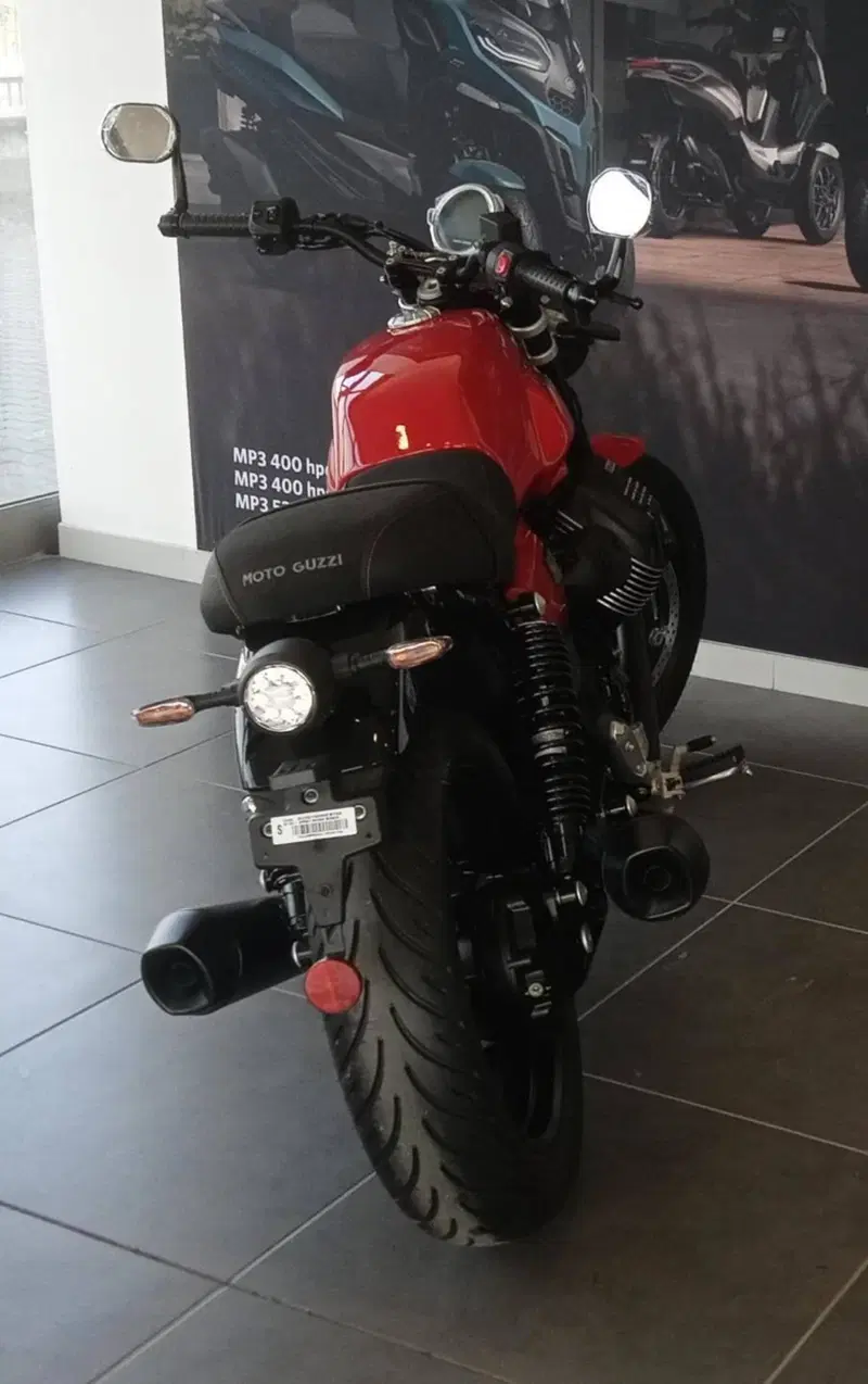 Moto Guzzi V7 Sport (2025 - 26) (5)