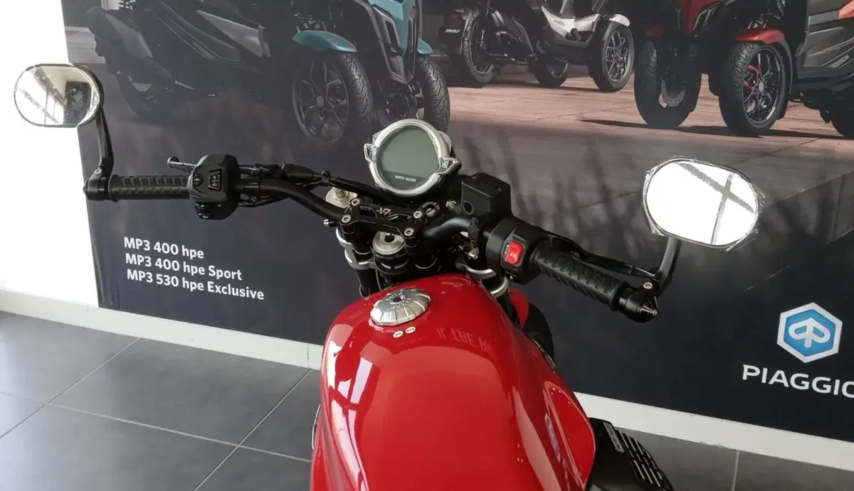Moto Guzzi V7 Sport (2025 - 26) (8)
