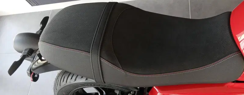 Moto Guzzi V7 Sport (2025 - 26) (9)