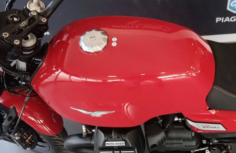 Moto Guzzi V7 Sport (2025 - 26) (15)