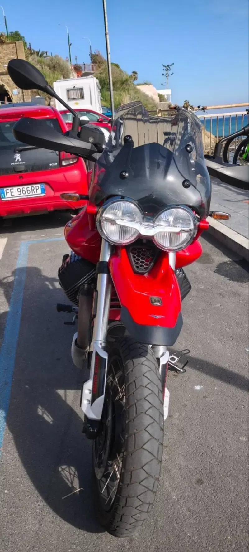 Moto Guzzi V85 TT Evocative Graphics (2021 - 23) (3)