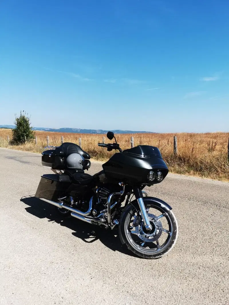 Harley-Davidson 1800 Road Glide Custom (2013) - FLTRXSE (11)