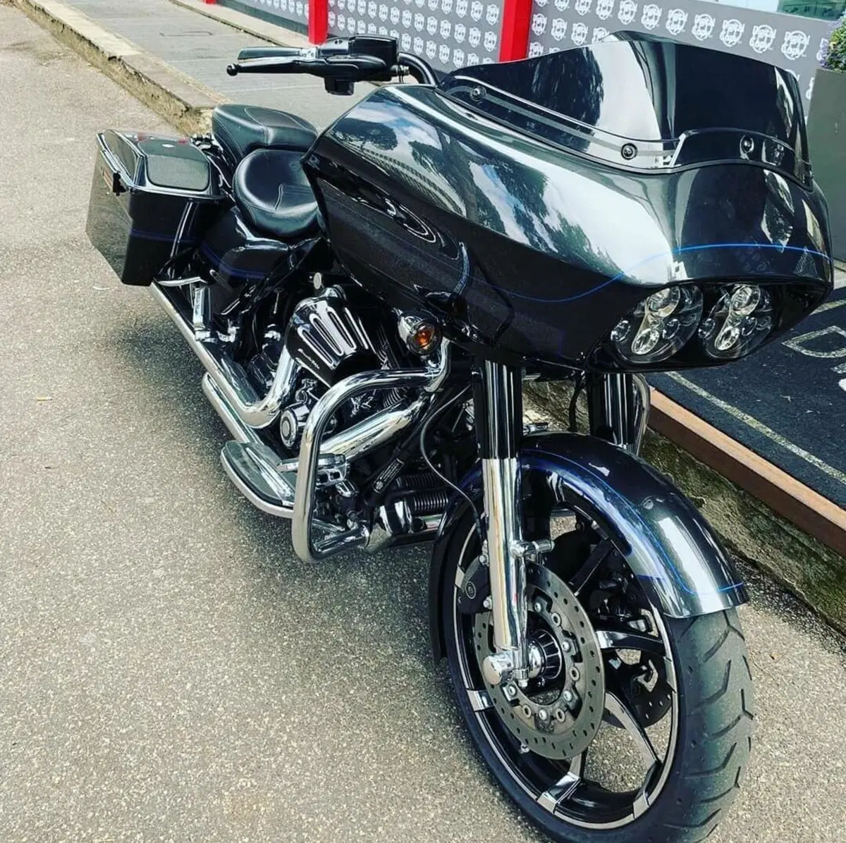 Harley-Davidson 1800 Road Glide Custom (2013) - FLTRXSE (12)