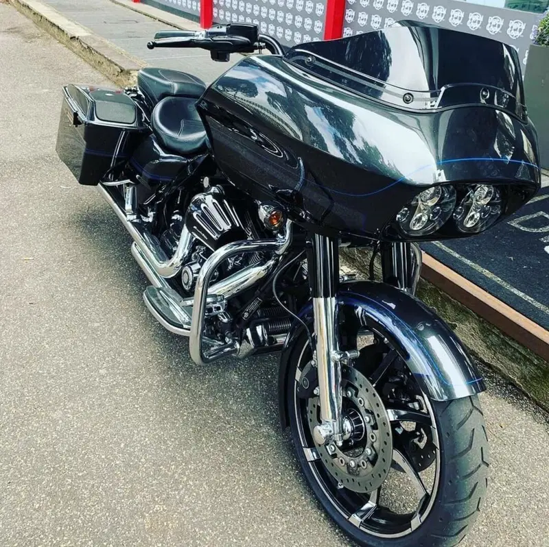 Harley-Davidson 1800 Road Glide Custom (2013) - FLTRXSE (12)
