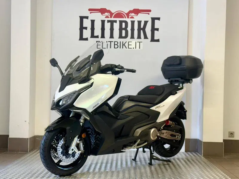 Kymco AK 575 Premium (2025 - 26) (2)