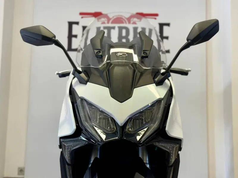 Kymco AK 575 Premium (2025 - 26) (9)