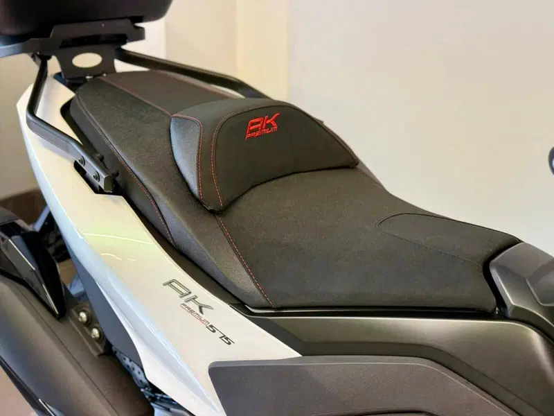 Kymco AK 575 Premium (2025 - 26) (16)