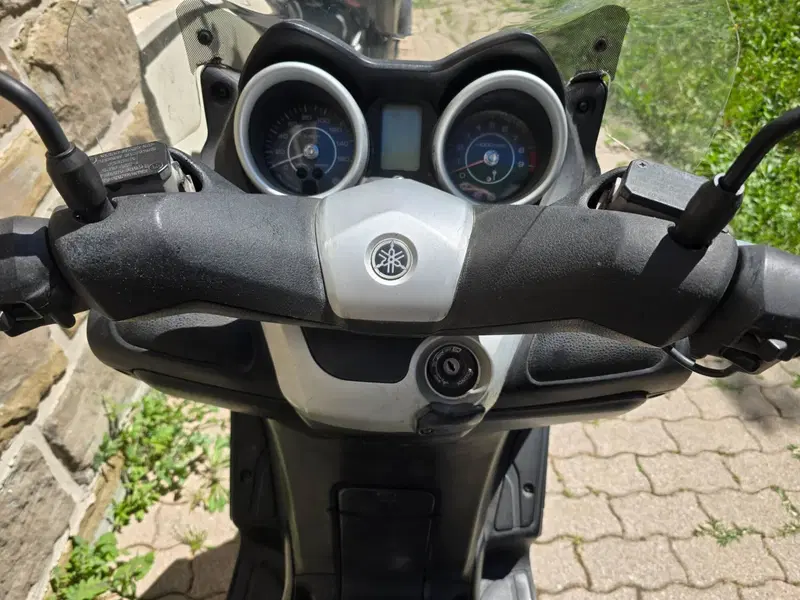 Yamaha X-Max 250 (2010 - 13) (2)