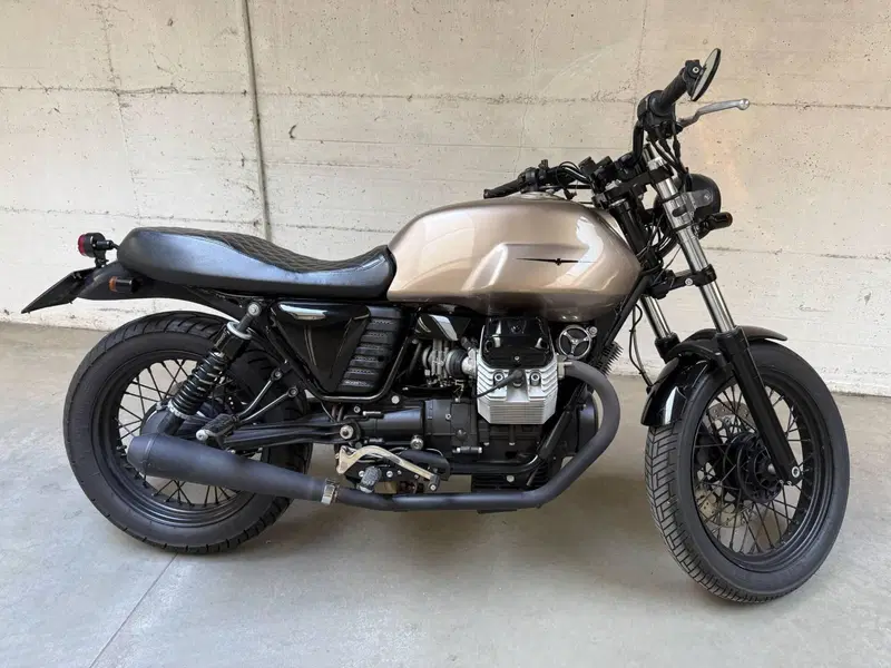 Moto Guzzi V7 Classic (2008 - 12) (2)