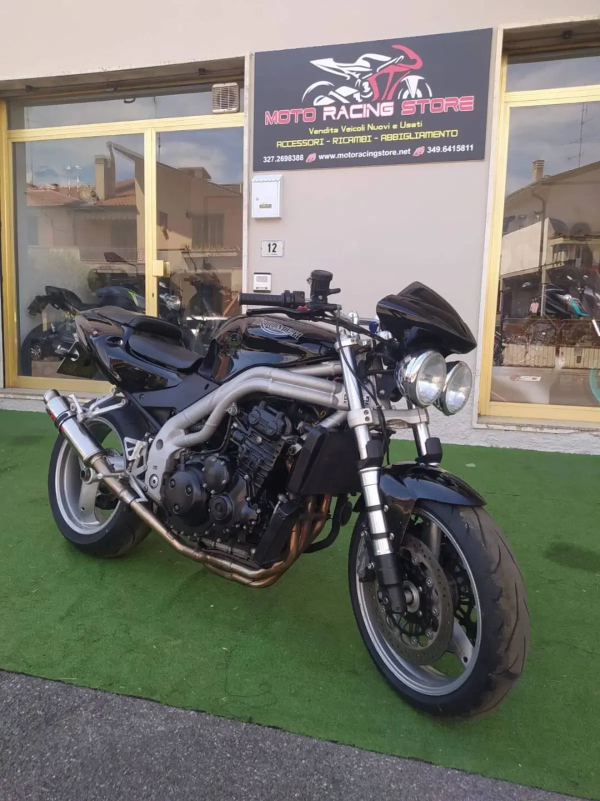 Triumph Speed Triple 955 (2002 - 04) (2)