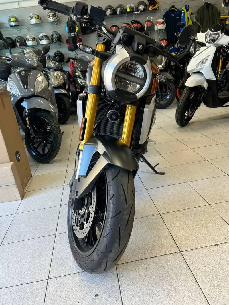 Suzuki GSX-8T (2025 - 26)
