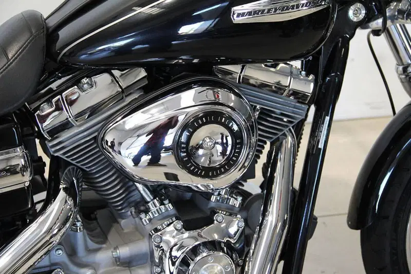 Harley-Davidson 1584 Super Glide Custom (2008 - 13) - FXDC (3)
