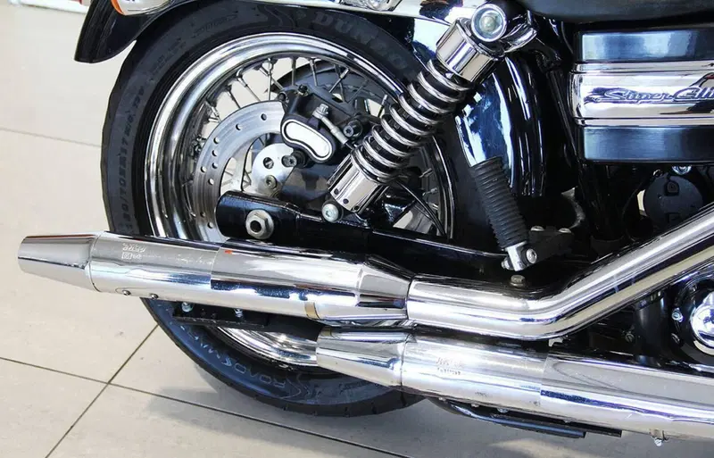Harley-Davidson 1584 Super Glide Custom (2008 - 13) - FXDC (5)