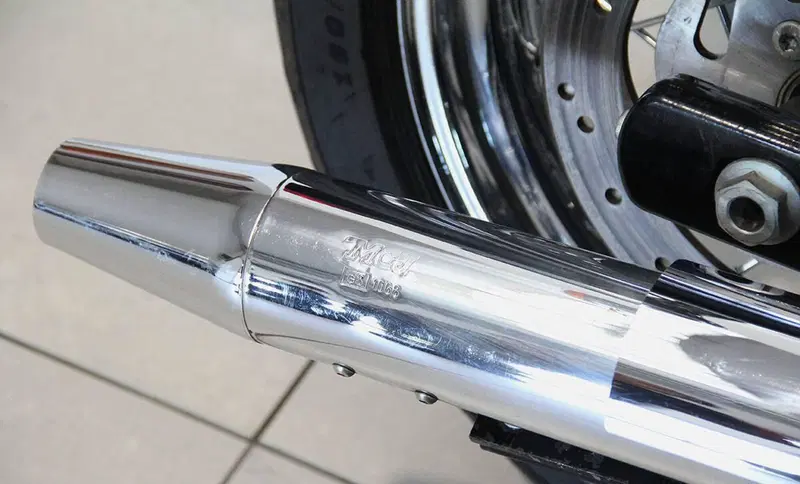 Harley-Davidson 1584 Super Glide Custom (2008 - 13) - FXDC (6)