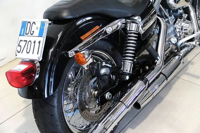 Harley-Davidson 1584 Super Glide Custom (2008 - 13) - FXDC (8)