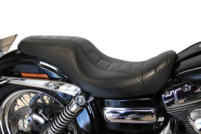 Harley-Davidson 1584 Super Glide Custom (2008 - 13) - FXDC (9)